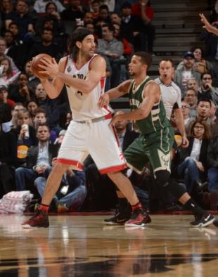 Los Raptors se hacen fuertes en casa