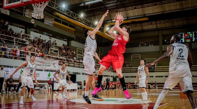 Sur: Central Entrerriano mont su propio Show de triples