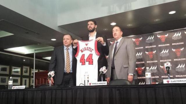 Pau Gasol y Nikola Mirotic fueron presentados en Chicago