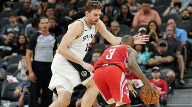 Rockets impuso su casa ante Spurs