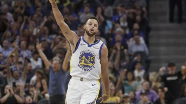 Warriors festej de la mano de Curry