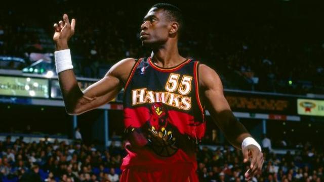 Los Hawks retirarn la camiseta de Dikembe Mutombo