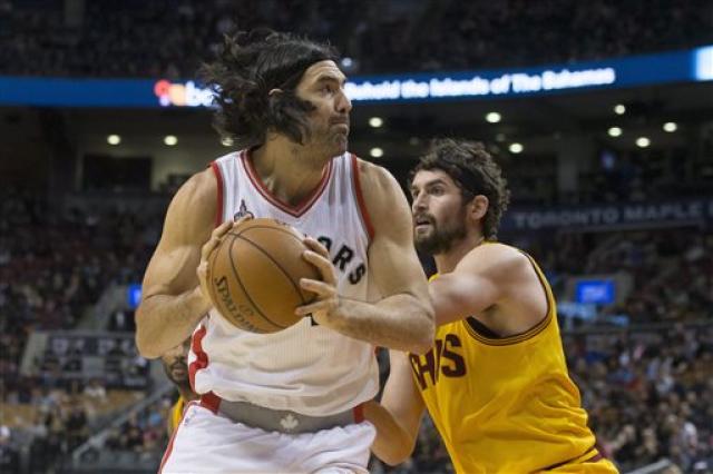 Triunfo de Scola y sus raptors en la vuelta de Love