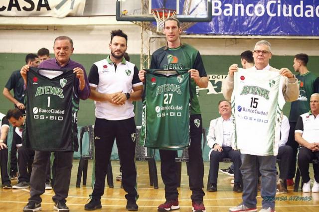 Atenas estren su nueva camiseta con un triunfo