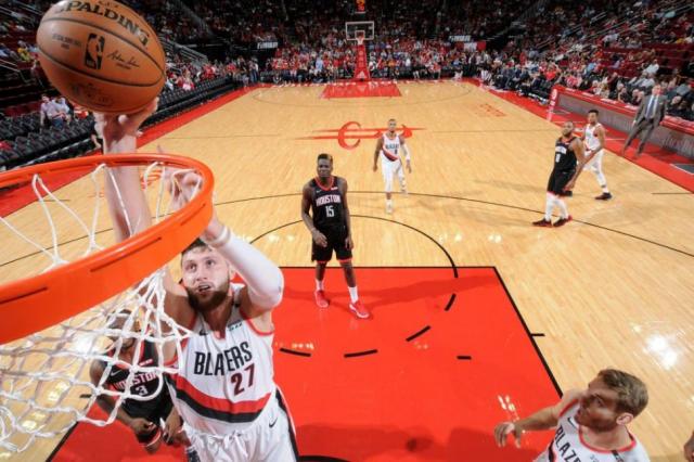 Celtics y Raptors escalan, Rockets en cada libre