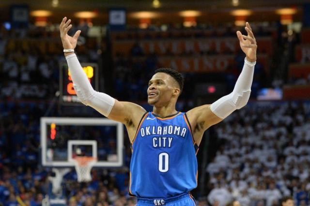 Westbrook escribe su nombre en la historia de la NBA