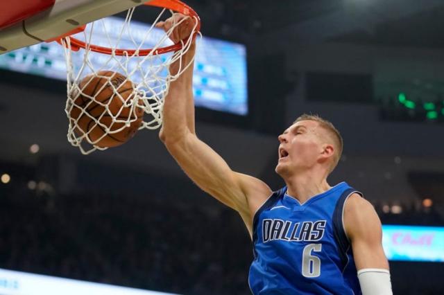 Mavericks le cort la racha triunfal a los Bucks