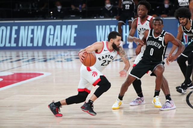 Los Raptors aplastaron a los Nets