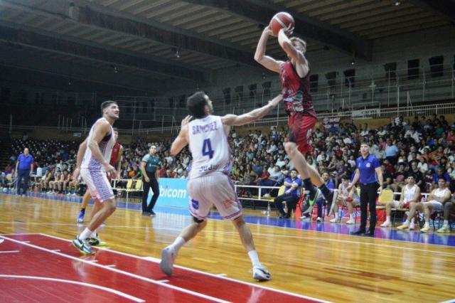 Norte B: Salta Basket y Comu firmes en casa