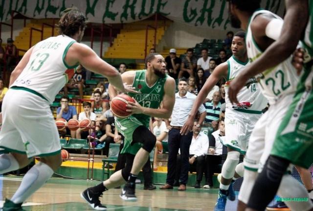 Hobson plant a Atenas y se fue a Grecia