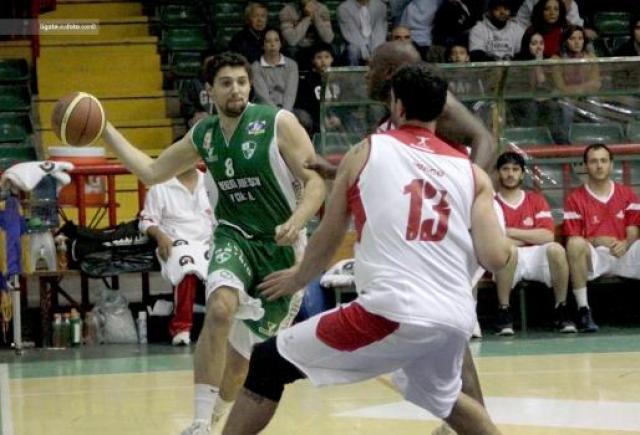 M. Fierro: Atenas juega contra Atenas y no contra los rivales