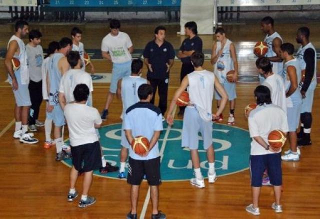 Regatas entrena y palpita la semifinal con Boca