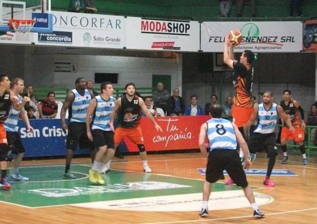 Estudiantes cay ante Atenas de Uruguay