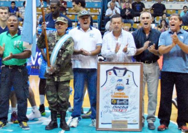 Regatas Corrientes homenaje a los hroes de Malvinas