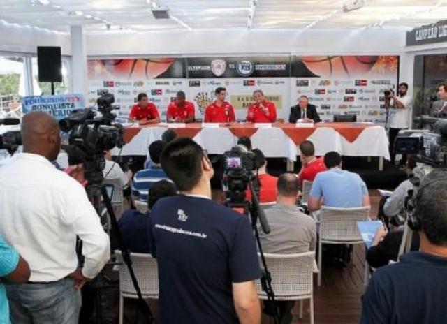 Olympiacos llega a Brasil, entrena y se saca lo de favorito